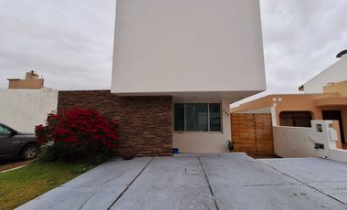 Casa en venta dentro de coto con vista panoramica en bugambilias con 4 recamaras