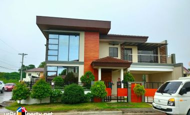 FOR SALE HOUSE AND LOT WITH POOL IN CEBU