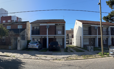 DEPARTAMENTO 4 AMBIENTES CON GAS NATURAL, SANTA TERESITA