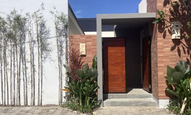 Villa 3 Bedrooms Leasehold in Great Location Sanur