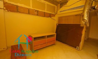 Departamento de playa en descuento por Otis. Para restaurar. Terraza con vista al mar
