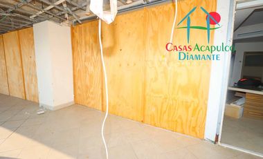 Departamento de playa en descuento por Otis. Para restaurar. Terraza con vista al mar