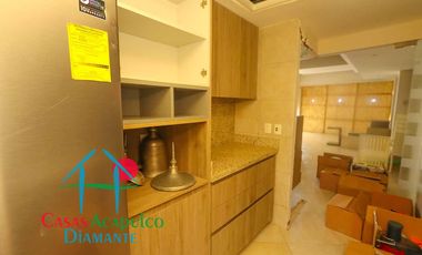 Departamento de playa en descuento por Otis. Para restaurar. Terraza con vista al mar