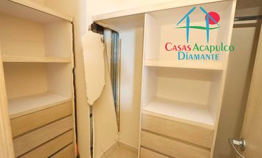 Departamento de playa en descuento por Otis. Para restaurar. Terraza con vista al mar