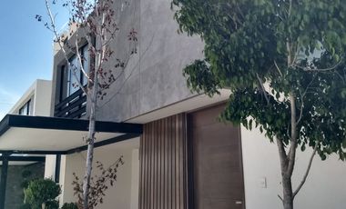 ¿Te Imaginas seguir pagando renta por 30 años sin construir un patrimonio? ENCUENTRALA A 7 MINUTOS DE ZONA PLATEADA