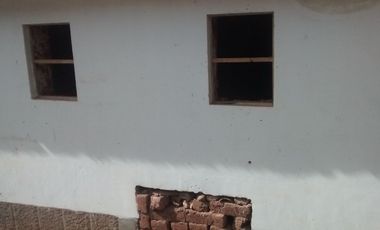 En venta casa como terreno en CHINCHERO URUBAMBA CUSCO