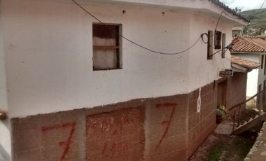 En venta casa como terreno en CHINCHERO URUBAMBA CUSCO