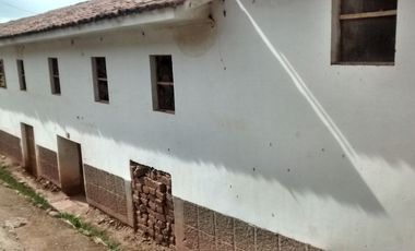 En venta casa como terreno en CHINCHERO URUBAMBA CUSCO