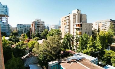 Vista Despejada, Luminoso Y Caminando A Providencia, Con estacionamiento