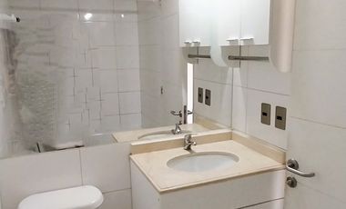 Vista Despejada, Luminoso Y Caminando A Providencia, Con estacionamiento