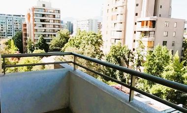 Vista Despejada, Luminoso Y Caminando A Providencia, Con estacionamiento