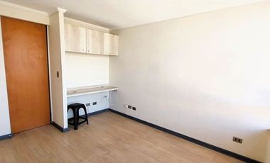 Vista Despejada, Luminoso Y Caminando A Providencia, Con estacionamiento