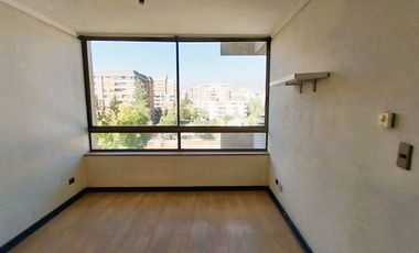 Vista Despejada, Luminoso Y Caminando A Providencia, Con estacionamiento