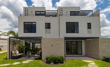 Casa en condominio con alberca al sur de Cuernavaca en Xochitepec Morelos