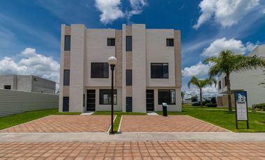 Casa en condominio con alberca al sur de Cuernavaca en Xochitepec Morelos