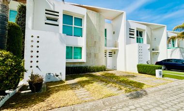 Casa estilo minimalista, en condominio, por Zona de Av. Tecnológico, Metepec