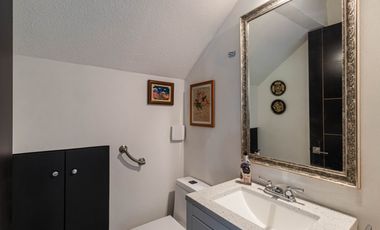 CASA EN VENTA DE 3 RECÁMARAS, ALBERCAS, CANCHAS DEPORTIVAS. UBICADA EN XOCHITEPEC, MORELOS.