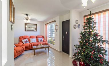 CASA EN VENTA DE 3 RECÁMARAS, ALBERCAS, CANCHAS DEPORTIVAS. UBICADA EN XOCHITEPEC, MORELOS.