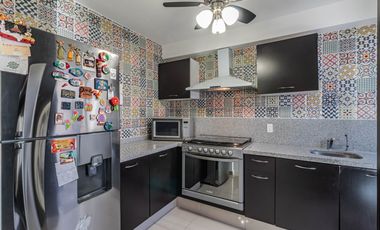 CASA EN VENTA DE 3 RECÁMARAS, ALBERCAS, CANCHAS DEPORTIVAS. UBICADA EN XOCHITEPEC, MORELOS.