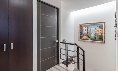 CASA EN VENTA DE 3 RECÁMARAS, ALBERCAS, CANCHAS DEPORTIVAS. UBICADA EN XOCHITEPEC, MORELOS.