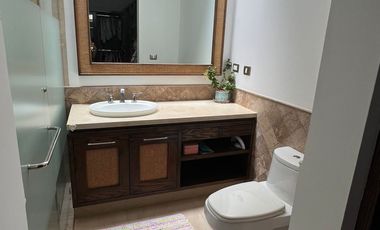 VENTA DE RESIDENCIA EN EL BOSQUE COWNTRY CLUB