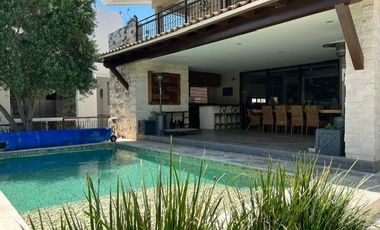 VENTA DE RESIDENCIA EN EL BOSQUE COWNTRY CLUB