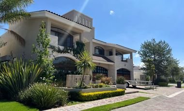 VENTA DE RESIDENCIA EN EL BOSQUE COWNTRY CLUB