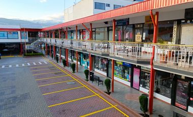 Venta de Local Comercial Sector el Triangulo Valle de los Chillos