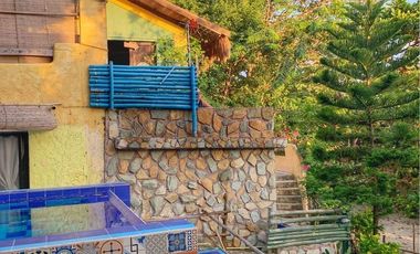 Beachfront in Prime Calatagan: Your Weekend House & Family Resort Retreat!