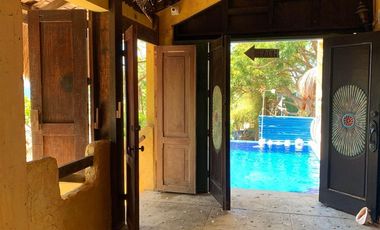 Beachfront in Prime Calatagan: Your Weekend House & Family Resort Retreat!