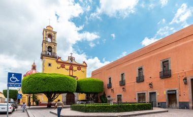 Condominio con jardín, bodega y terraza privada, Gimnasio, Alberca techada,  La Vista, venta, Queretaro.
