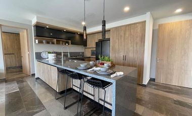 Condominio con jardín, bodega y terraza privada, Gimnasio, Alberca techada,  La Vista, venta, Queretaro.