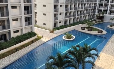 1 BEDROOM CONDO NEAR IN MOA, AIRPORT, LRT AND MRT. GOOD FOR RENTAL BUSINESS