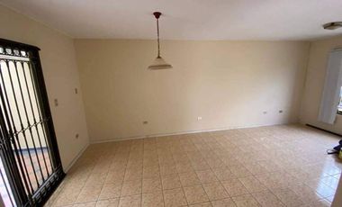 casa de venta en urbanización zona norte de Manta