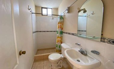 casa de venta en urbanización zona norte de Manta