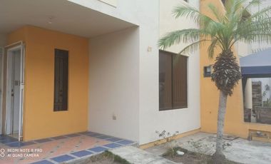 casa de venta en urbanización zona norte de Manta