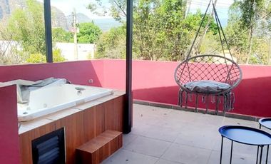 VENTA DE CASA EN EXCLUSIVO RESIDENCIAL CON ALBERCA EN TLAYACAPAN
