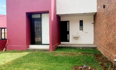 VENTA DE CASA EN EXCLUSIVO RESIDENCIAL CON ALBERCA EN TLAYACAPAN