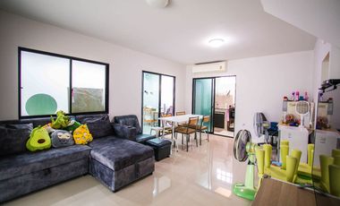 Below Project Price by a Million!! For Sale: 3-Storey Townhome, Baan Klang Muang Ratchaphruek-Sathorn, 25.3 sq.wa., Corner Unit, Connected to Ratchaph