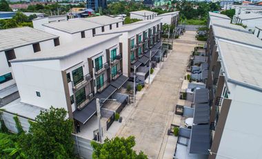 Below Project Price by a Million!! For Sale: 3-Storey Townhome, Baan Klang Muang Ratchaphruek-Sathorn, 25.3 sq.wa., Corner Unit, Connected to Ratchaph