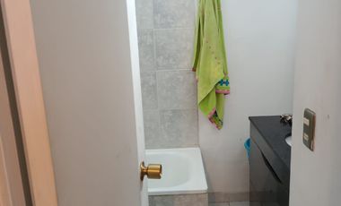 Venta Locales Comerciales y tres departamentos interior