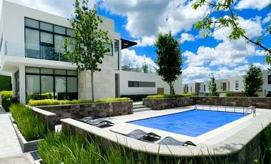 Casa de 3 Recámaras Con Baño Completo en Zibatá (Una en planta baja).