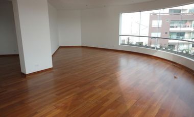 PENTHOUSE DUPLEX EN VENTA EN MIRAFLORES CON VISTA A HUACA PUCLLANA