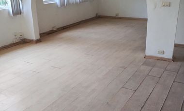 Casa muy bien ubicada se vende como terreno