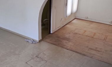 Casa muy bien ubicada se vende como terreno