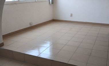 Casa muy bien ubicada se vende como terreno