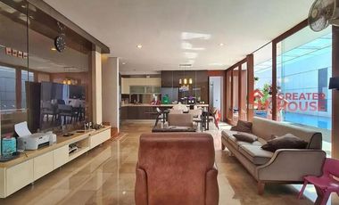DIJUAL RUMAH CANTIK (Siap Huni) KEMANG JAKARTA SELATAN.