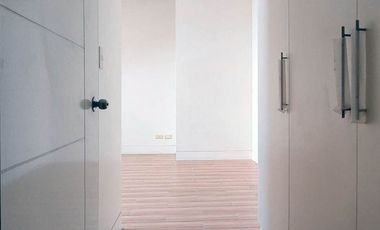 2 Bedroom unit condo in Holland Park Southwoods city Biñan Rent to own and Ready for occupancy