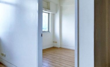 2 Bedroom unit condo in Holland Park Southwoods city Biñan Rent to own and Ready for occupancy