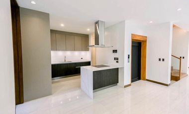 Brand new Modern 5BR Townhouse in Valle Verde 6